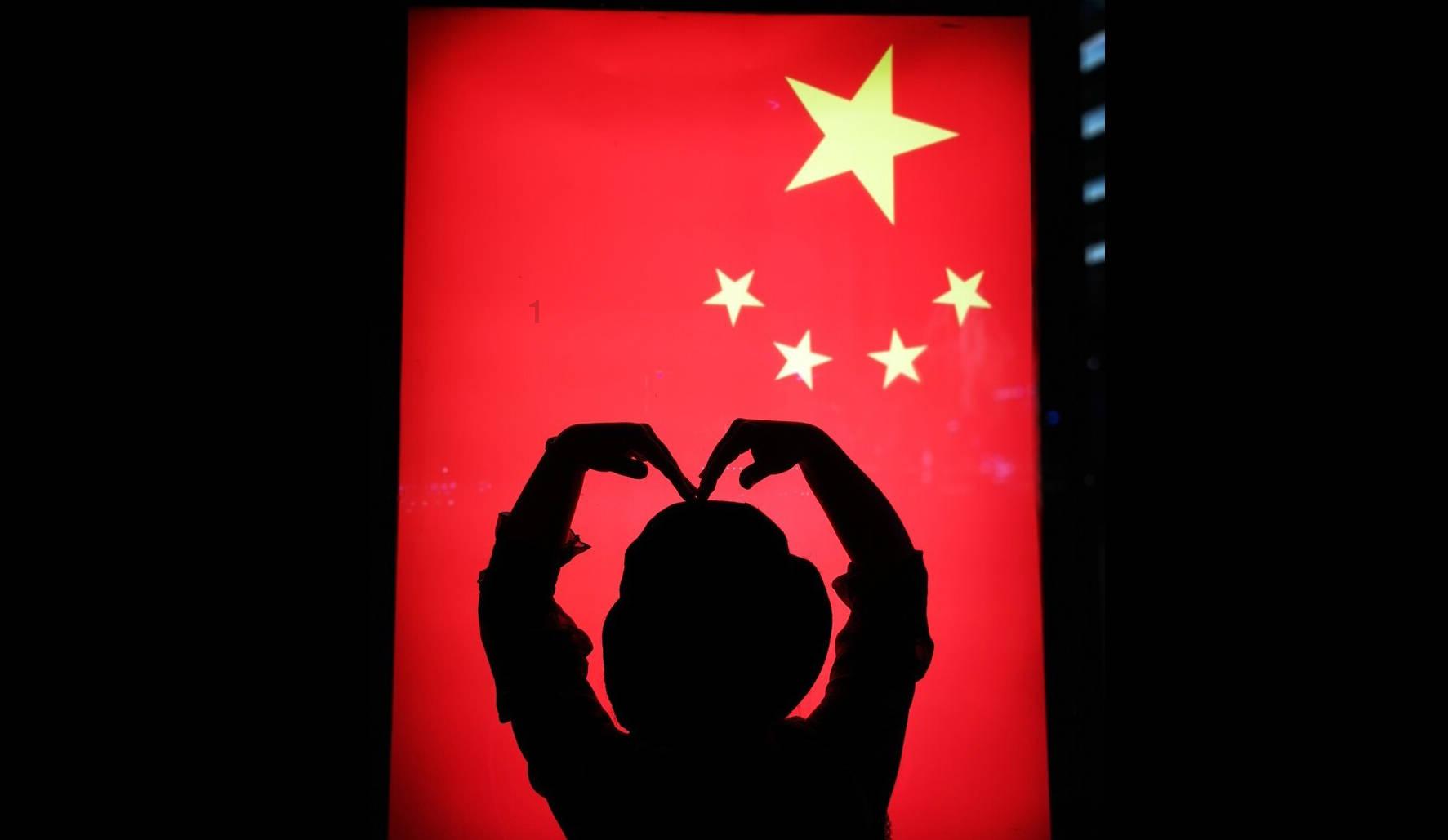 老人突发心梗晕厥，河南籍军医“侠侣”一路飞奔，果断救人